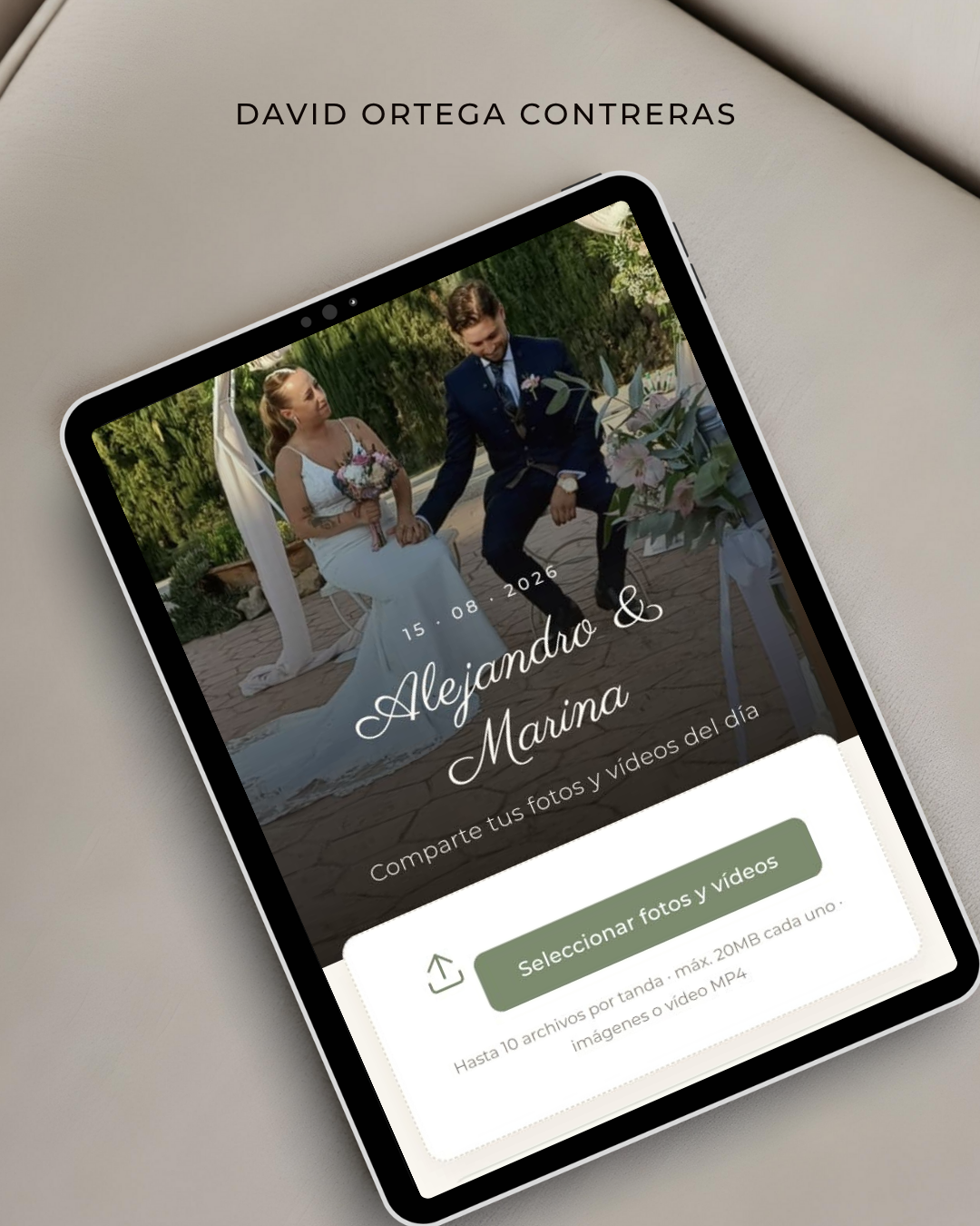 Pantalla de subida de fotos y vídeos para invitados, en una tablet